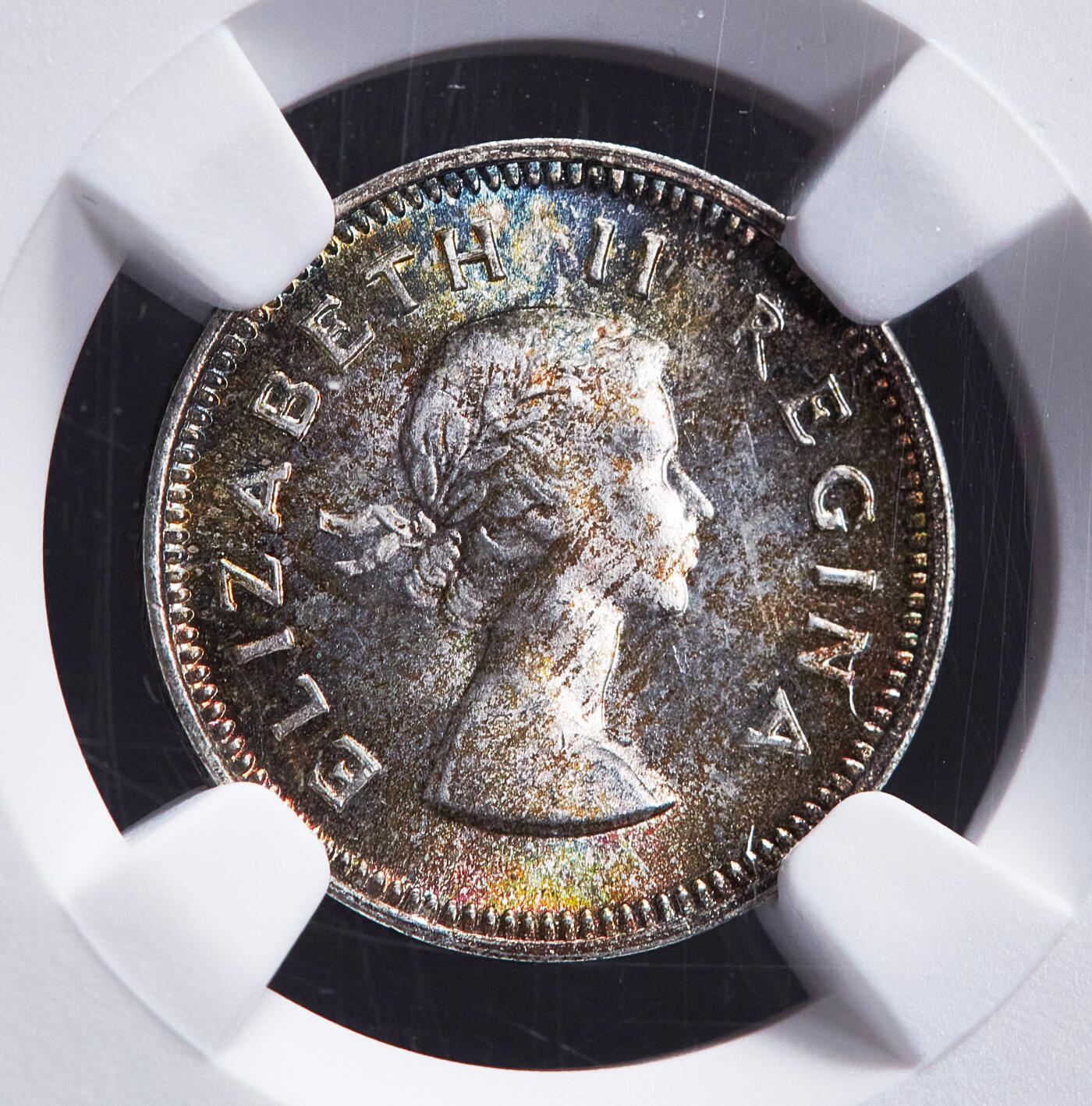 【俄甄集藏】2026年(049)03-18星期三 晚 19:30 全场包邮 英属南非1953年伊拉莎白二世3便士银币，NGC MS66，五彩包浆，转光品相