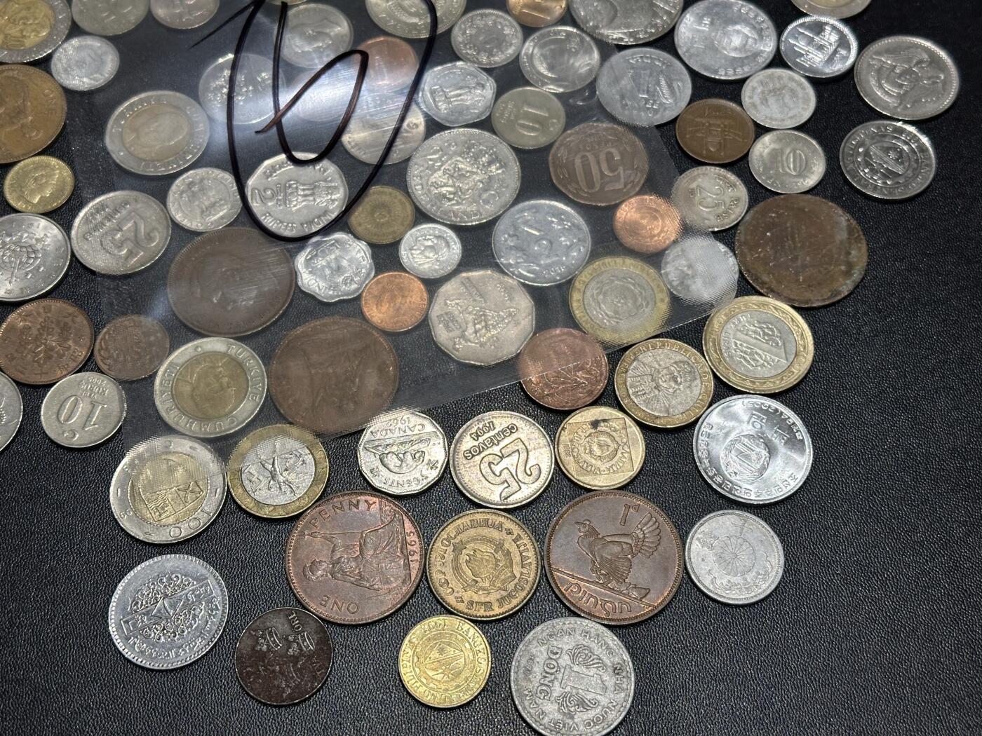 《外钞收藏家》第六百一十六期（精品场）（长期征集拍品、欢迎藏友们联系合作） 硬币包6号 几十枚一起