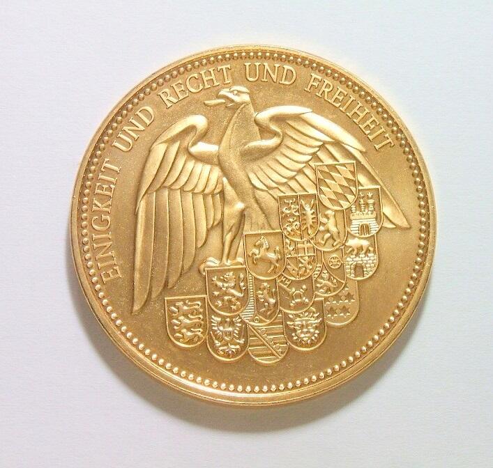 【旋风钱币】3月14日19:00准时开拍 精美欧洲币章、银币银章、第三帝国钱币等 全场包邮！ 德国勃兰登堡门+鹰徽+州徽 高浮雕精制大镀金章 40MM