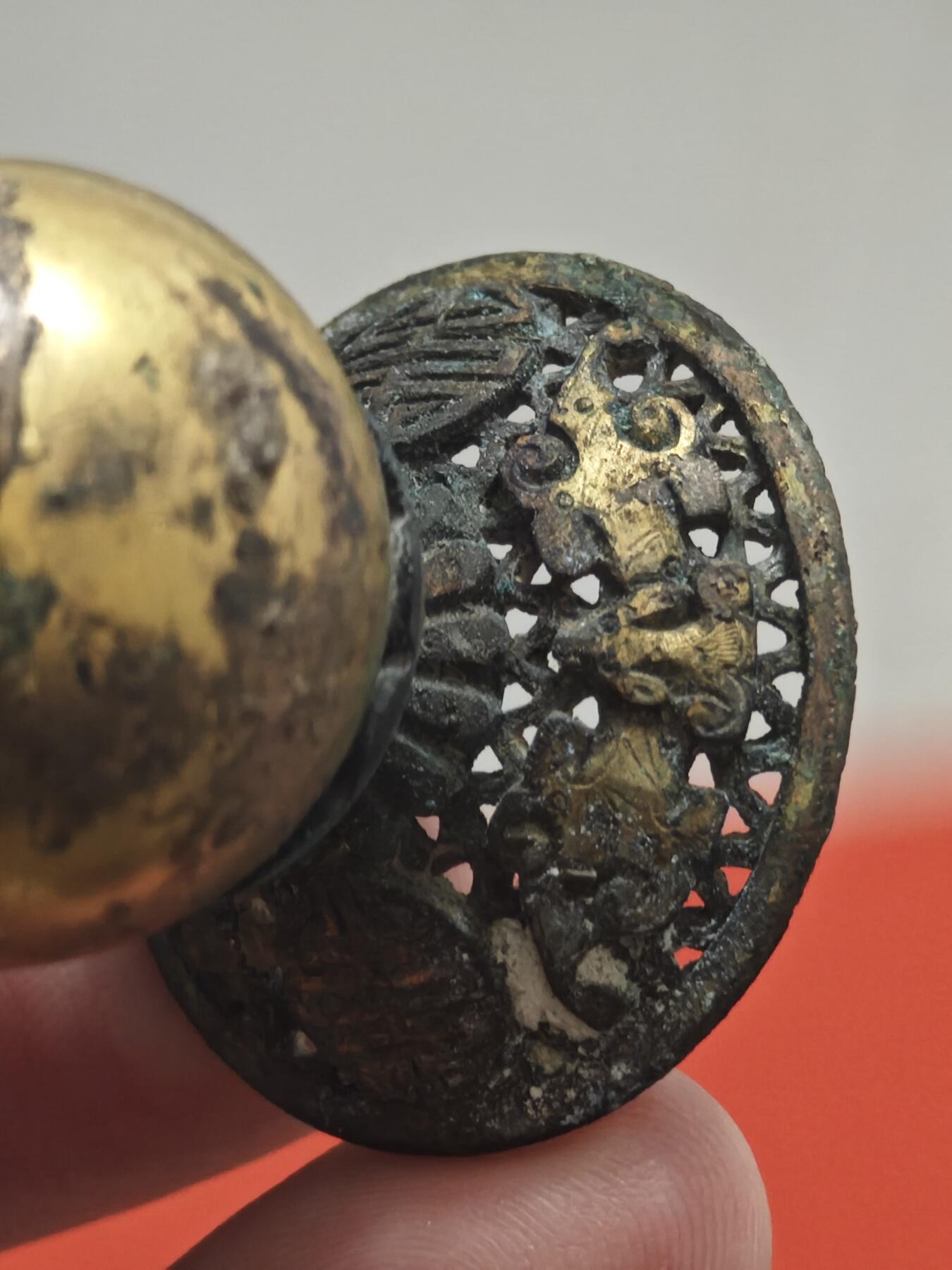 橙子收藏第五期 清代官员铜鎏金福寿纹镂空帽顶 ，是清代冠服制度与吉祥文化的实物见证