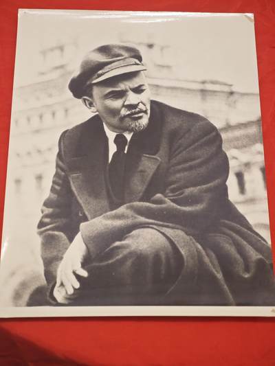 橙子收藏第五期 - 列宁在1919年全俄军训日阅兵式老照片，定格了无产阶级革命领袖弗拉基米尔·伊里奇·列宁在苏俄内战关键时期的重要瞬间，是研究早期苏维埃历史的珍贵视觉史料。