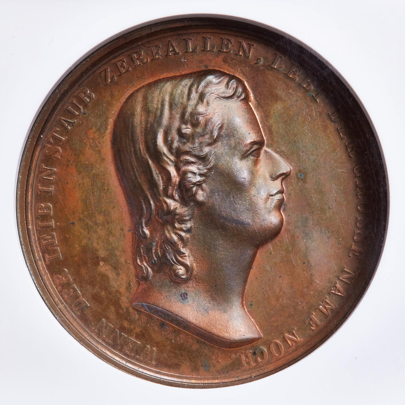 【俄甄集藏】2026年(049)03-18星期三 晚 19:30 全场包邮 德国1847年纪念古典文学家弗里德里希·席勒故居大铜章，NGC MS63，巧克力包浆，高浮雕，雕刻家法基留斯作品，直径42mm