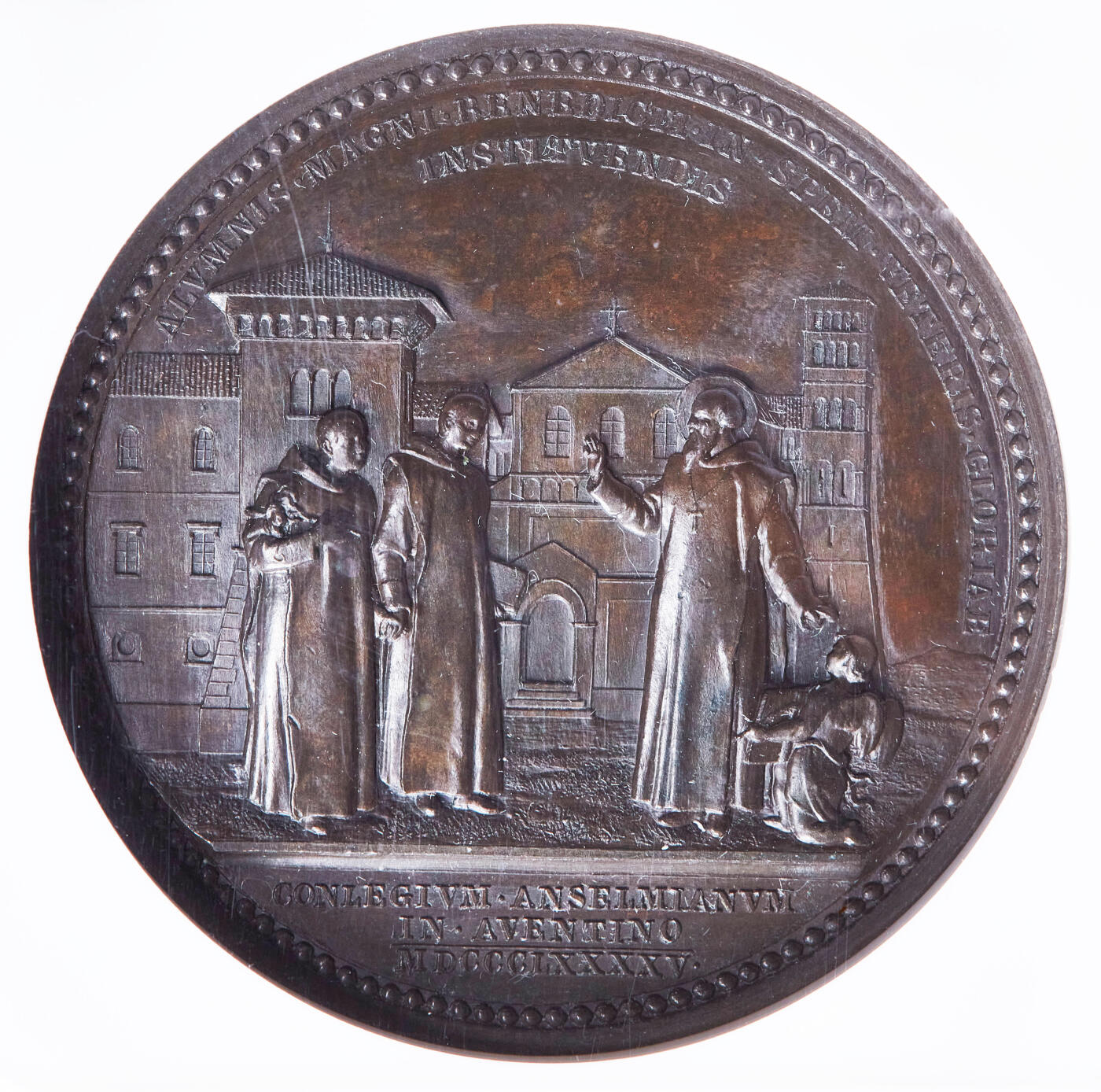 【俄甄集藏】2026年(049)03-18星期三 晚 19:30 全场包邮 梵蒂冈教皇国1895年利奥十三世头像纪念本笃会神学院阿文丁山安瑟伦学院成立十周年大铜章，NGC MS62，高浮雕，巧克力包浆