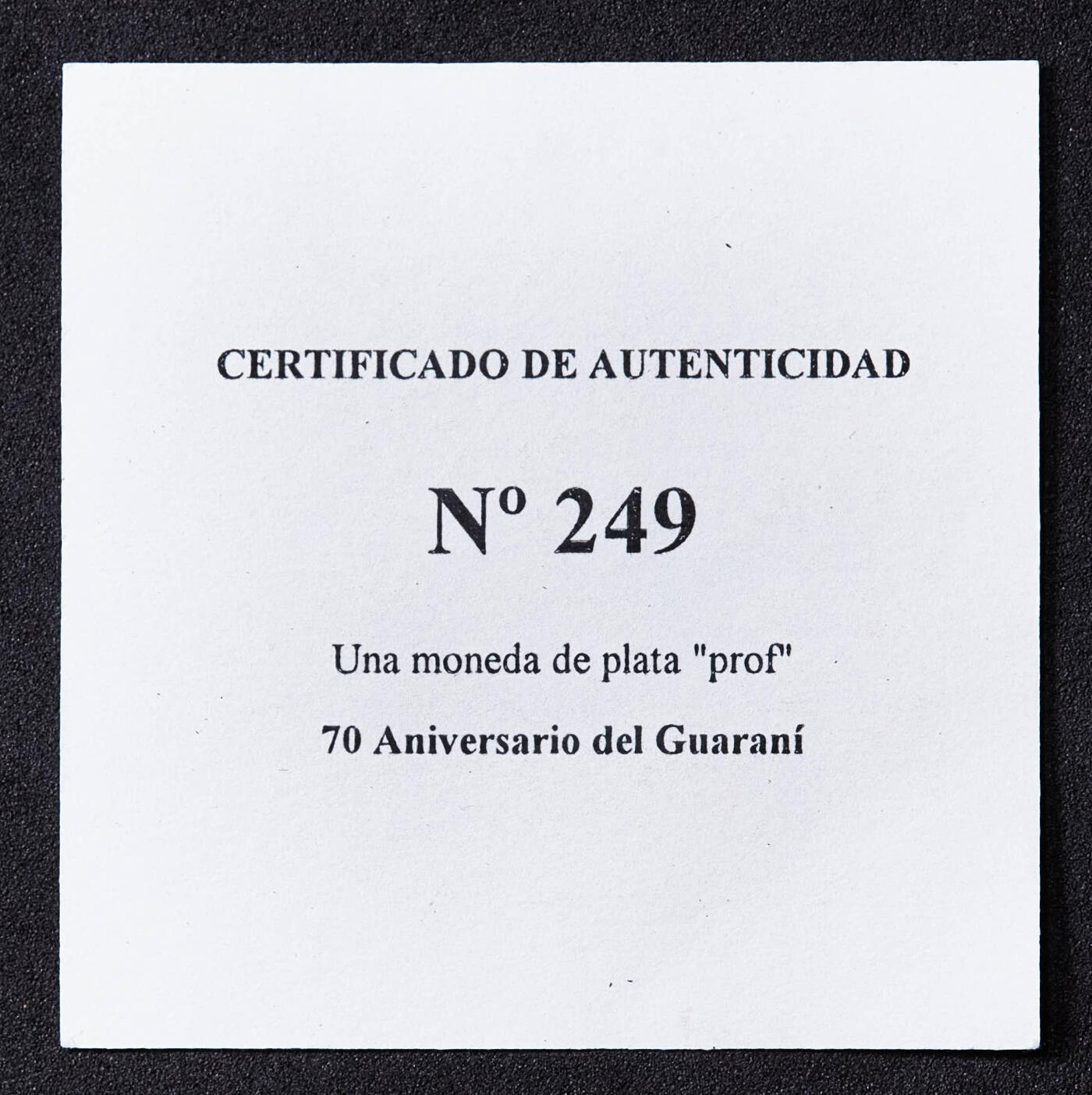 【俄甄集藏】2026年(049)03-18星期三 晚 19:30 全场包邮 巴拉圭2013年纪念以土著民族瓜拉尼命名的货币成为法定货币70周年1瓜拉尼精制大银币，原盒证，重27克，925银，发行量700枚，稀有品种