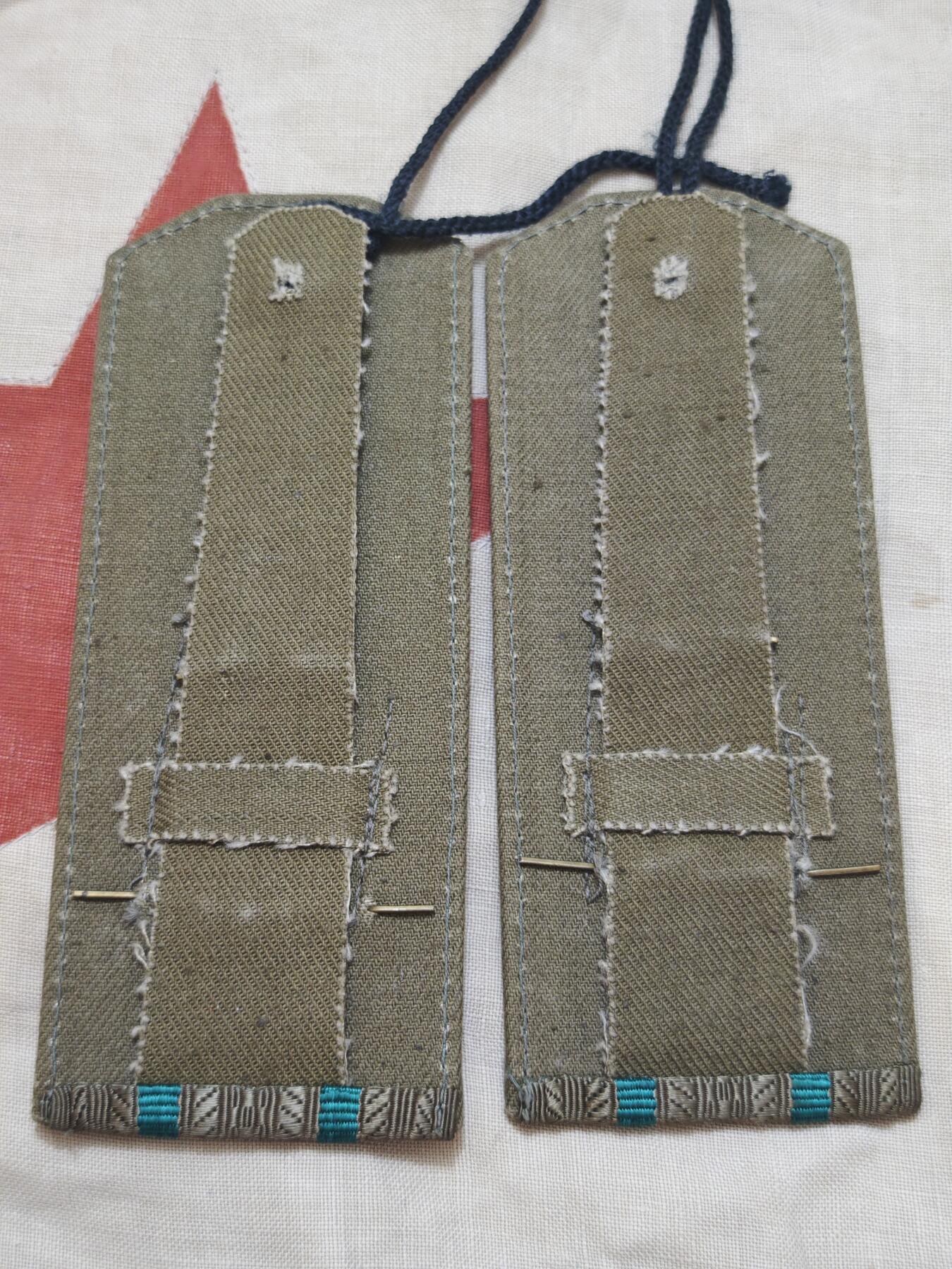 橙子收藏第五期 (鸽）一套苏联克格勃上校克鲁普诺夫·尼古拉·雅科夫列维奇的个人遗物组，中央发金表+上校肩章+克格勃贺卡+青年照片。是研究苏联情报与边防军事历史的珍贵实物档案