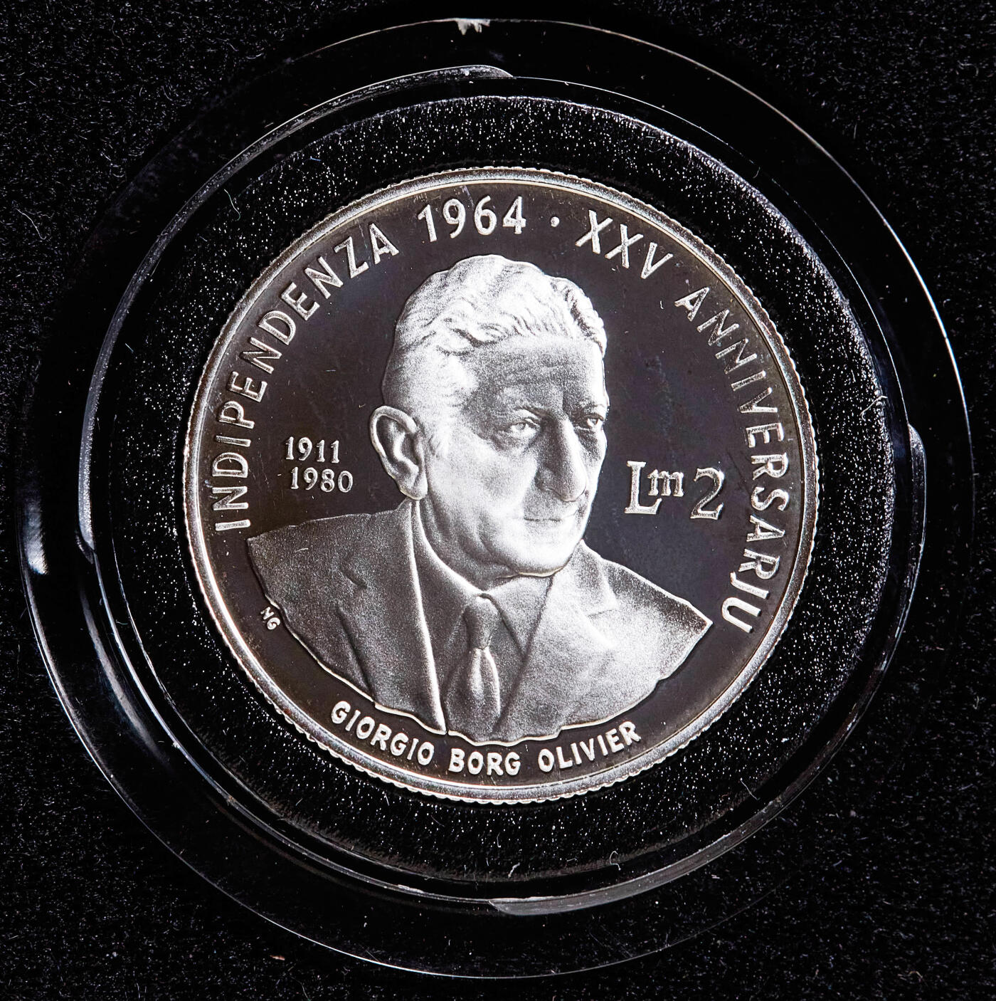 【俄甄集藏】2026年(049)03-18星期三 晚 19:30 全场包邮 马耳他1989年前总理、政治家乔治·博尔格·奥利维尔头像纪念独立25周年2里拉精制银币，原盒，重17克，925银，发行量7500枚