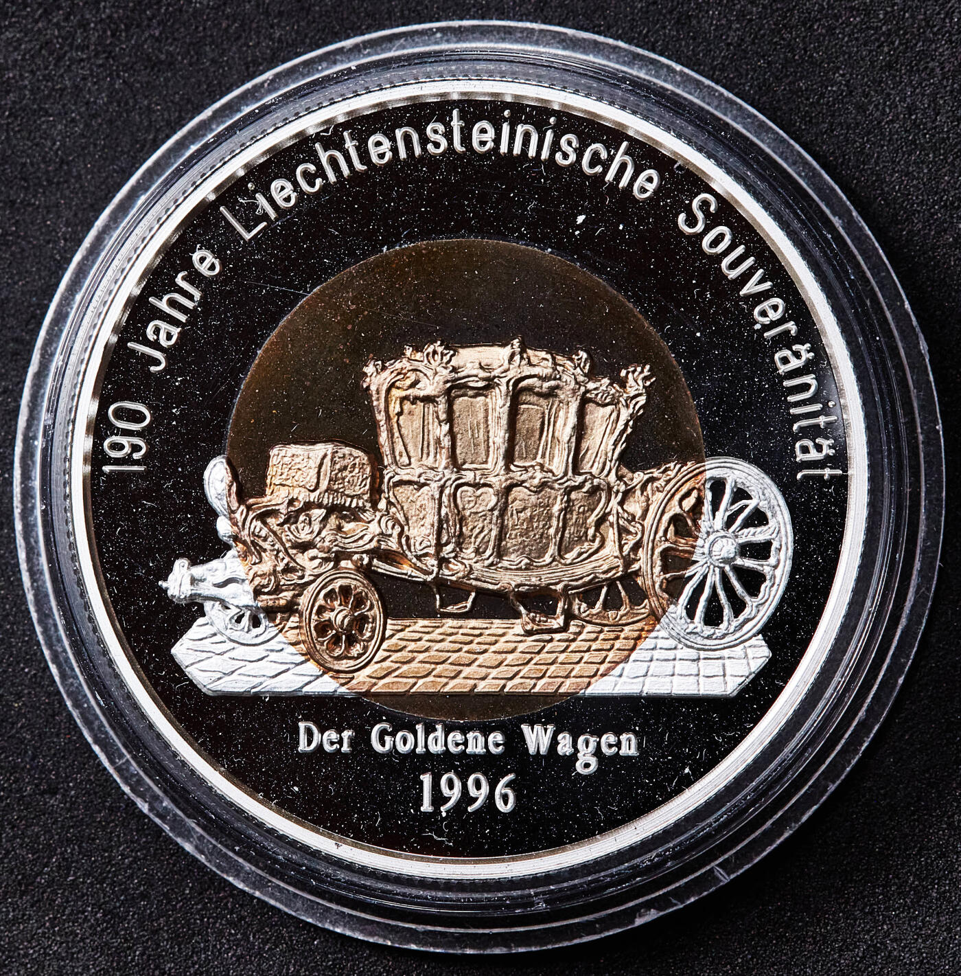 【俄甄集藏】2026年(049)03-18星期三 晚 19:30 全场包邮 列支敦士登1996年黄金马车（王室象征）纪念主权190周年40欧元双色镶嵌精制大银币，重52.39克，内芯银镀金，外圈纯银色，通体925银，发行量500枚，稀少品种