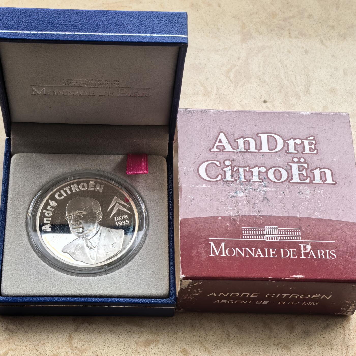 道一币馆币章第一百六十八场 原盒 法国2008年雪铁龙品牌创始人安德烈·雪铁龙1.5欧元精制银币  22.2g 900s 5000