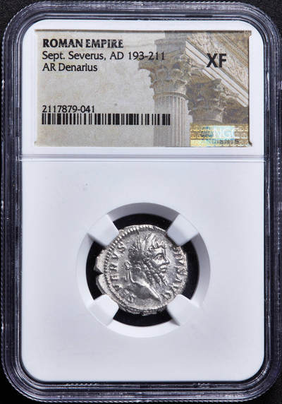 【俄甄集藏】2026年(049)03-18星期三 晚 19:30 全场包邮 - 古罗马帝国公元193-211年塞普蒂米乌斯·塞维鲁1狄纳里祭祀题材护神银币，NGC XF，罗马造币厂打制，正面塞维鲁桂冠面右像，背面护神手捧丰饶角，手持祭盘站在祭坛前，塞维鲁是罗马帝国第一位来自非洲行省的皇帝，原光品相