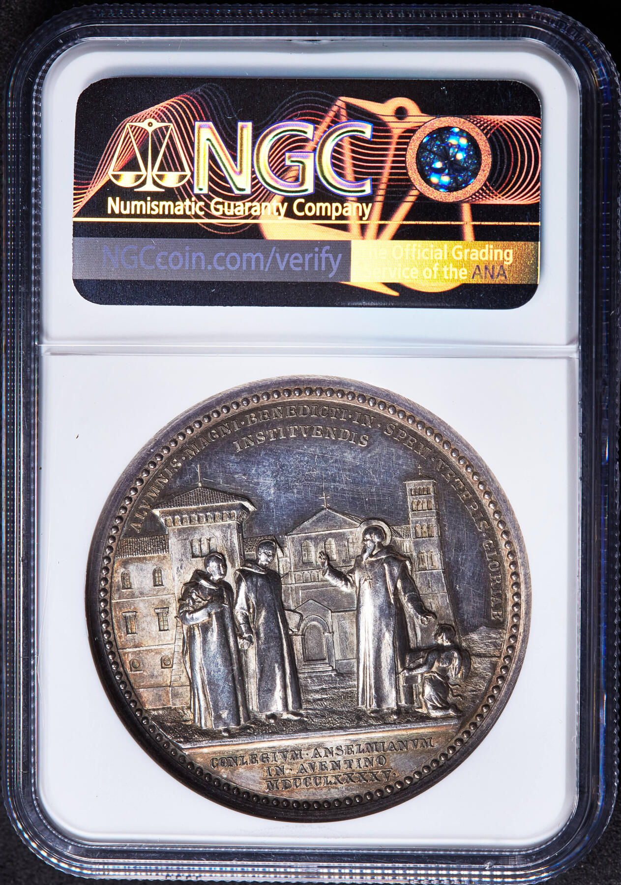 【俄甄集藏】2026年(049)03-18星期三 晚 19:30 全场包邮 梵蒂冈教皇国1895年利奥十三世头像纪念本笃会神学院阿文丁山安瑟伦学院成立十周年大银章，NGC UNCD，高浮雕，类精制底板，黄油彩老包浆