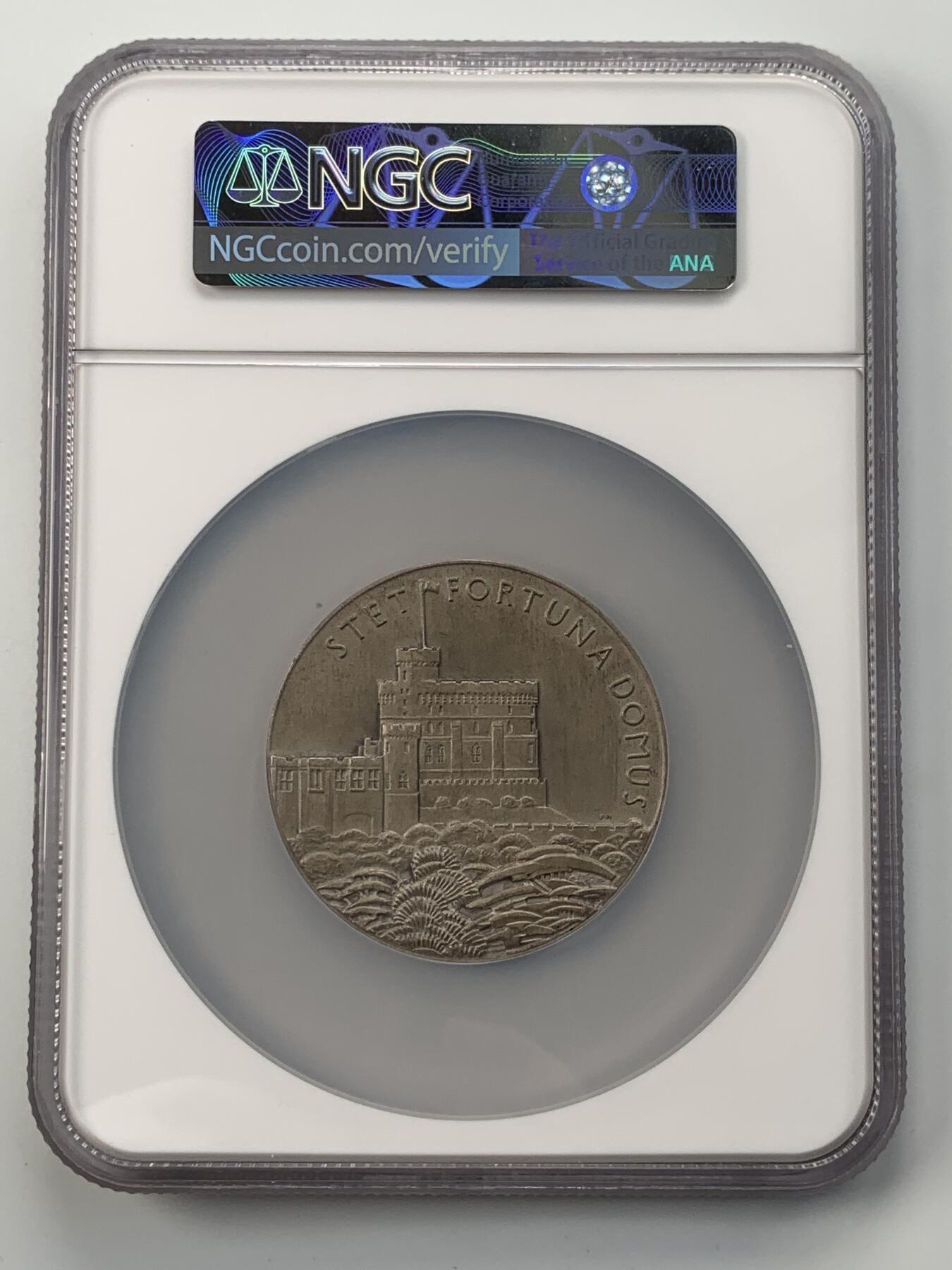 掌中浮雕-藏着的欧洲第054场 NGC MS64 : 1935年英国乔治五世登基25周年大银章，57mm