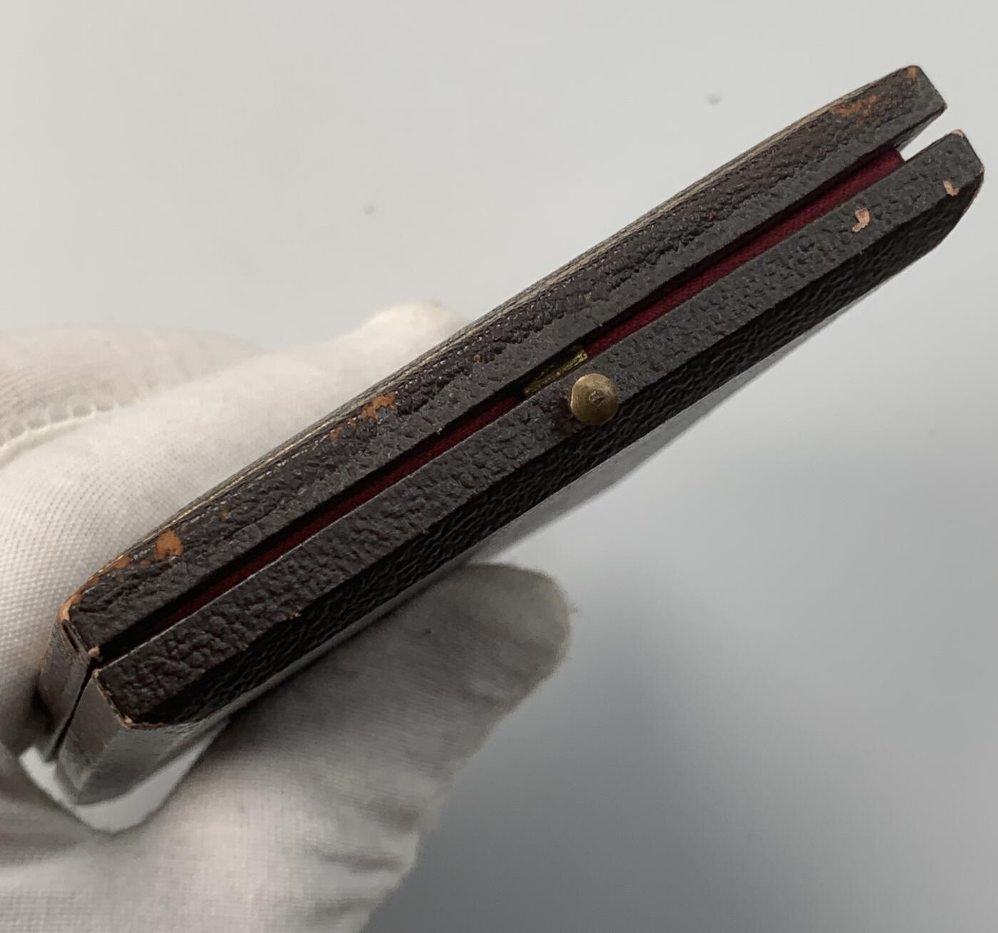 掌中浮雕-藏着的欧洲第054场 1905年法国巴黎医学院教授艾伯特•罗宾纪念铜章 ，73 X 51mm，原盒（卡扣扣不住）； Nicolas Maier法国章优秀作品集#166号； 雕刻家：1900年法国巴黎世博会金奖获得者维克多•佛农(Victor Vernon 1858-1912)