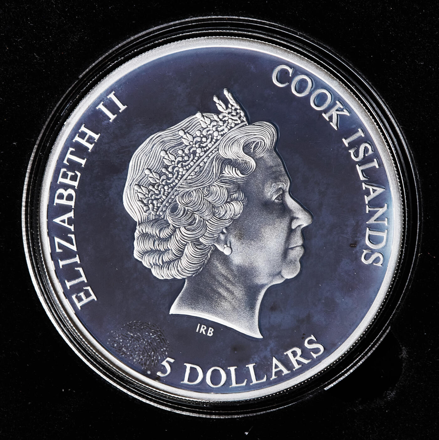 【俄甄集藏】2026年(049)03-18星期三 晚 19:30 全场包邮 库克群岛2014年纪念瑞典物理学家、天文学家、摄氏温度创始人安德斯·摄尔修斯逝世270周年5元精制彩绘大银币，原盒证，重31.1克，925银，发行量1744枚