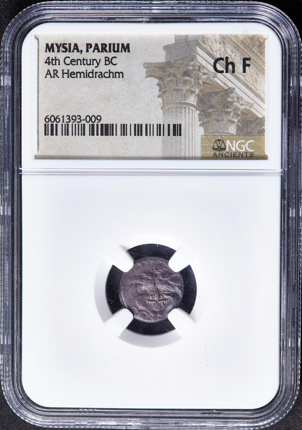 【俄甄集藏】2026年(049)03-18星期三 晚 19:30 全场包邮 古希腊帕里恩城公元前4世纪半德拉克马美杜莎银币，NGC ChF，黑色原坑包浆，正面蛇发女妖戈尔贡美杜莎，背面是回首公牛，直径13mm