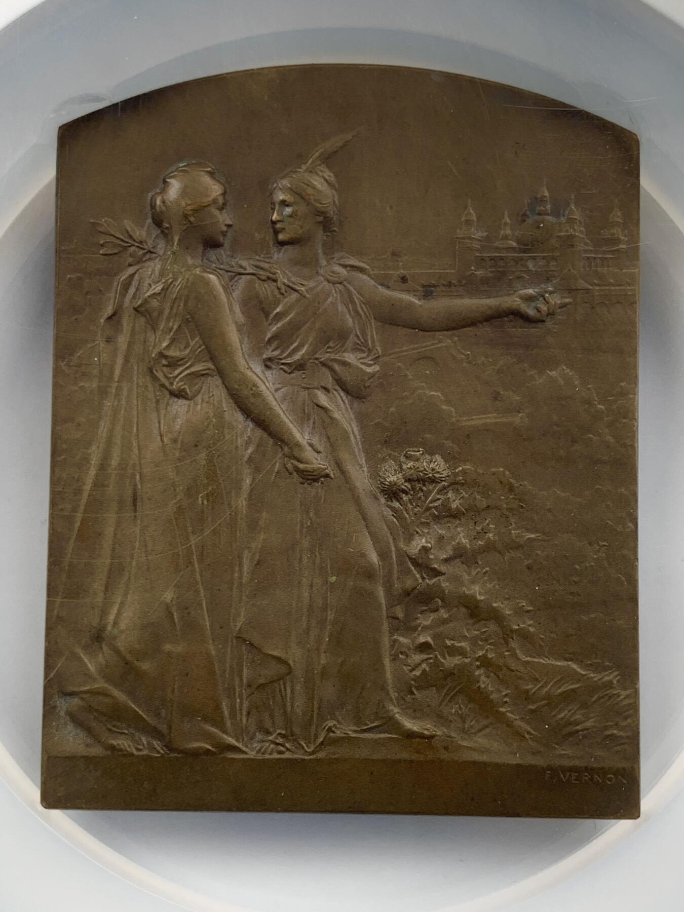 掌中浮雕-藏着的欧洲第054场 NGC MS63 : 1901年苏格兰法国博览会纪念铜章，69 X 53mm，  雕刻家：1900年法国巴黎世博会金奖获得者维克多•佛农（Victor Vernon 1858-1912），Nicolas Maier法国章优秀作品集#161号