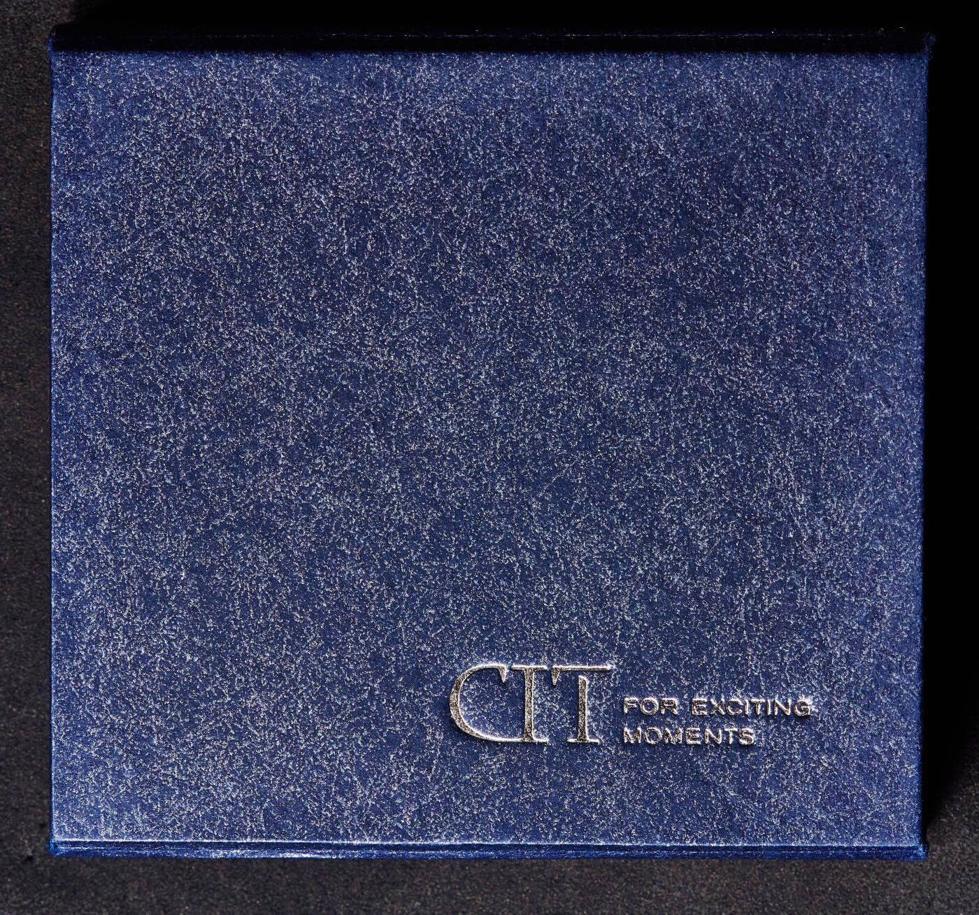 【俄甄集藏】2026年(049)03-18星期三 晚 19:30 全场包邮 库克群岛2014年纪念瑞典物理学家、天文学家、摄氏温度创始人安德斯·摄尔修斯逝世270周年5元精制彩绘大银币，原盒证，重31.1克，925银，发行量1744枚