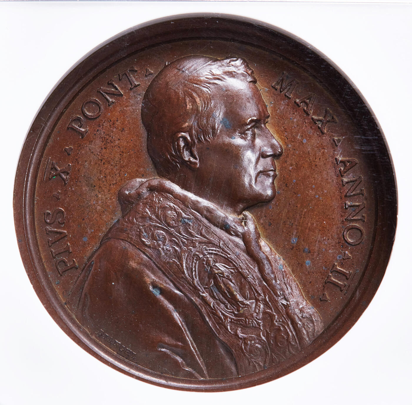 【俄甄集藏】2026年(049)03-18星期三 晚 19:30 全场包邮 梵蒂冈教皇国1904年纪念教皇庇护十世封圣大铜章，NGC MS63，巧克力包浆，高浮雕，少见品种