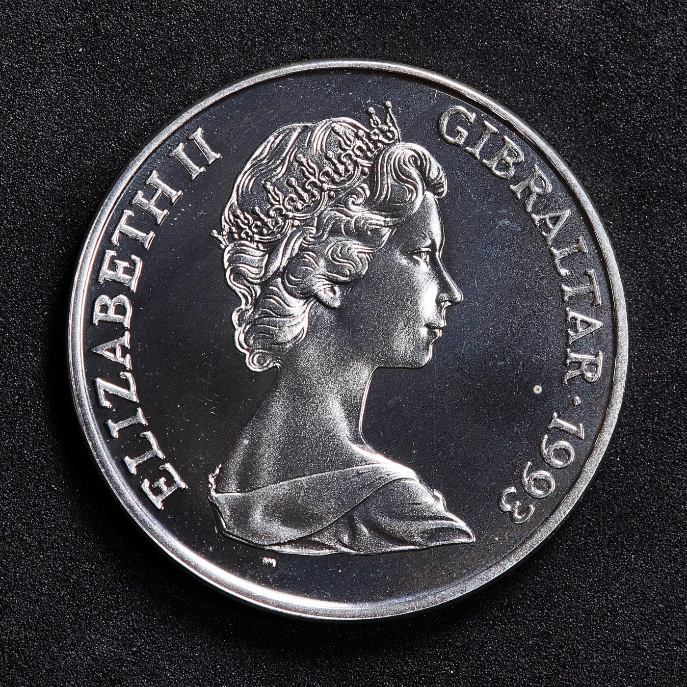 【俄甄集藏】2026年(049)03-18星期三 晚 19:30 全场包邮 英属直布罗陀1993年纪念国王乔治二世1克朗精制大银币，重28.28克，925银，发行量30000枚