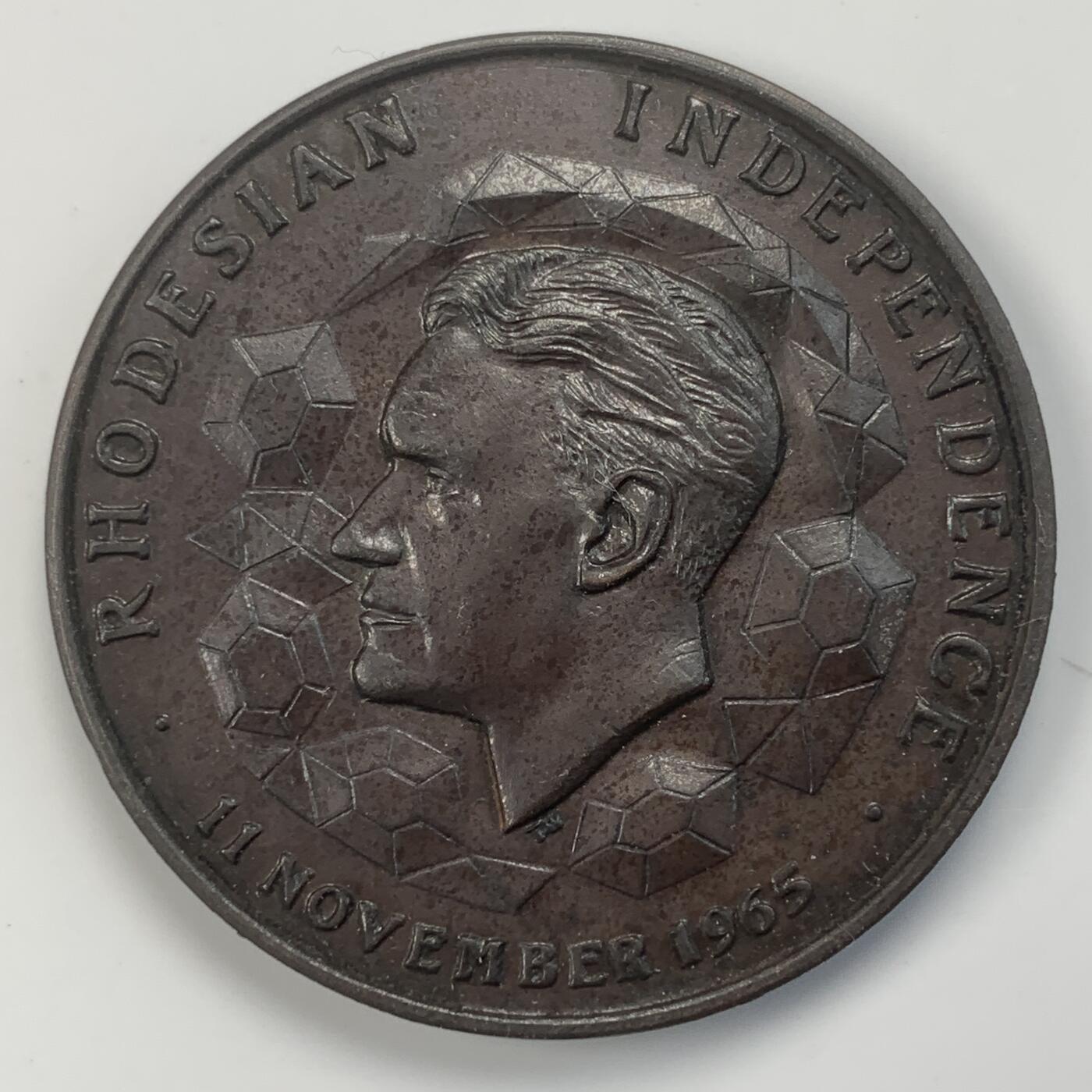 掌中浮雕-藏着的欧洲第054场 1965年罗德西亚独立纪念铜章，38mm