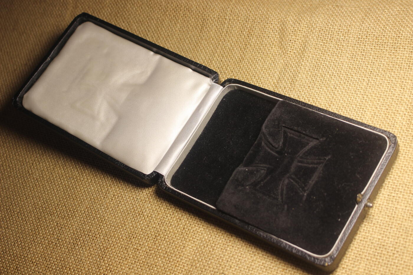 2026.3.14德系主题拍卖 德三骑士铁十字空盒，私人订制宽版，轻微使用痕迹，库存品相