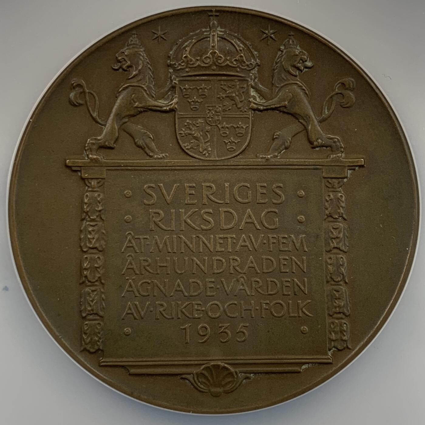 掌中浮雕-藏着的欧洲第054场 NGC MS63 : 1935年瑞典议会成立500周年纪念铜章，57mm