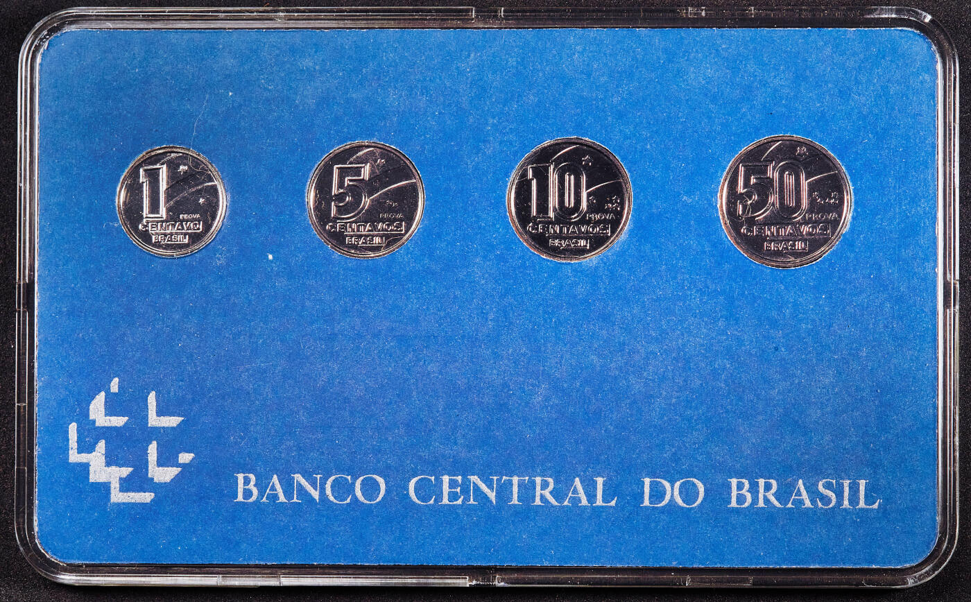 【俄甄集藏】2026年(049)03-18星期三 晚 19:30 全场包邮 巴西1989、1990年农业版1-50克鲁赛罗流通钢币4枚套，原封2套，带证，全新品相，本土越来越少的品种
