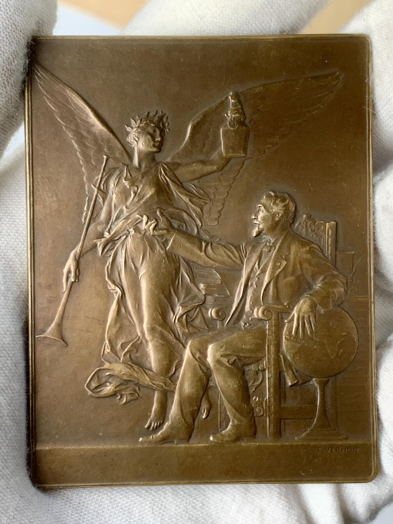 掌中浮雕-藏着的欧洲第054场 1900年法国“费坎普的本笃会”纪念章  ， 69 X 53mm，少见品种