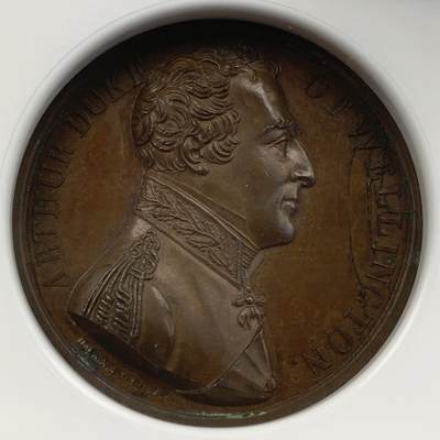 掌中浮雕-藏着的欧洲第054场 - NGC MS64 : 1813年英国维多利亚战役纪念铜章，41mm，精美的马车图案