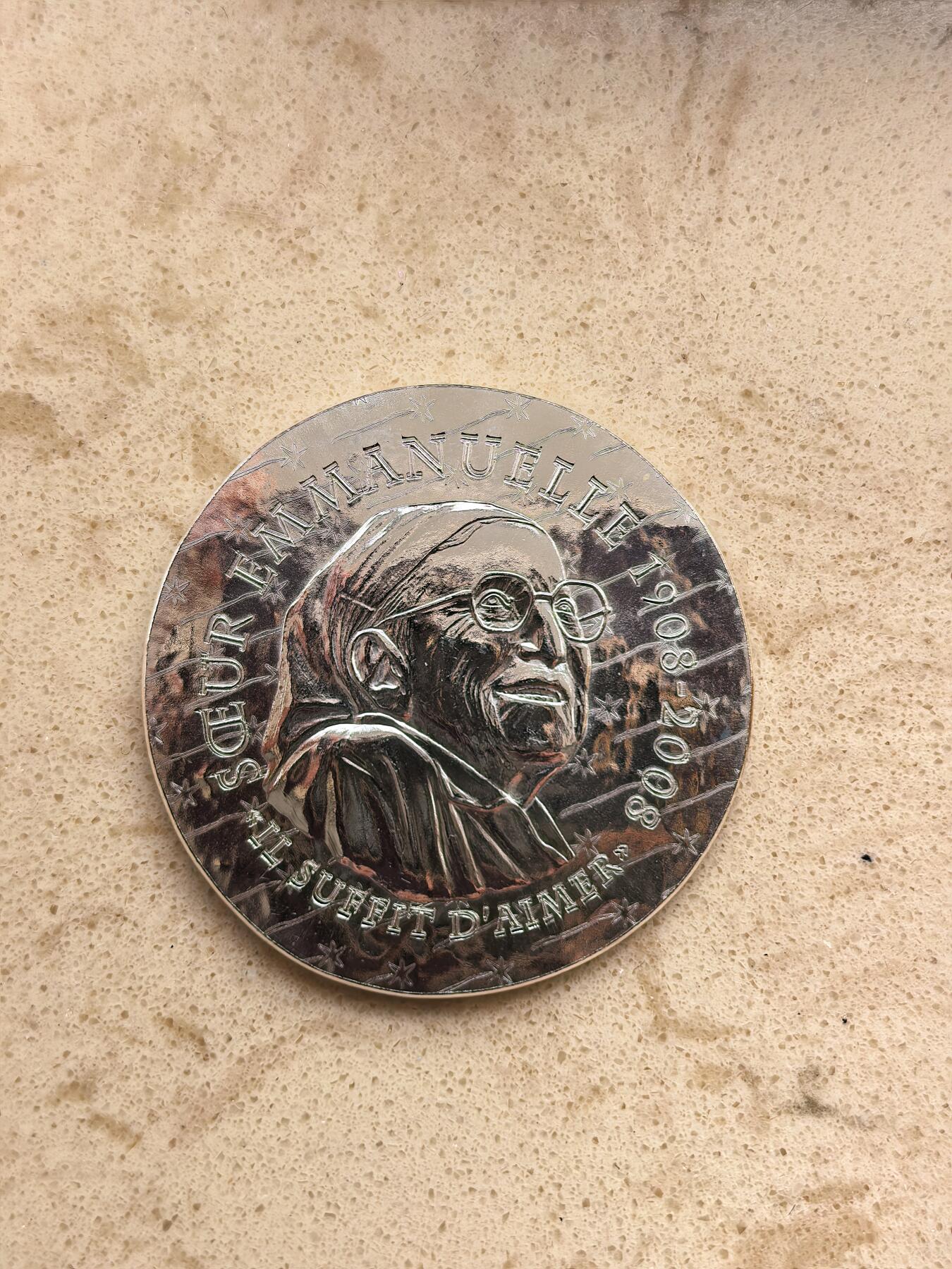 道一币馆币章第一百六十八场 原盒证 法国2020年历史上的女英雄-修女艾曼纽10欧元复古银币 22.2g 900s 2000