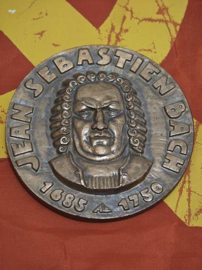 橙子收藏第五期 - 法国艺术家创作的巴赫主题高浮雕纪念铜章，属于西方古典音乐艺术收藏中的精品