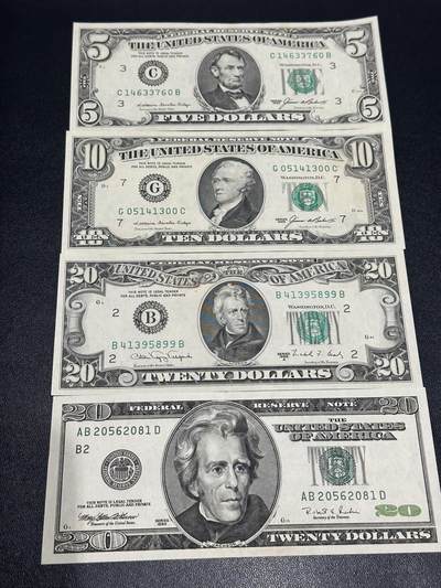 《外钞收藏家》第六百一十六期（精品场）（长期征集拍品、欢迎藏友们联系合作） - 美国小头版5、10、20美元 全新轻微潮+大头版20美元AU 四张一起