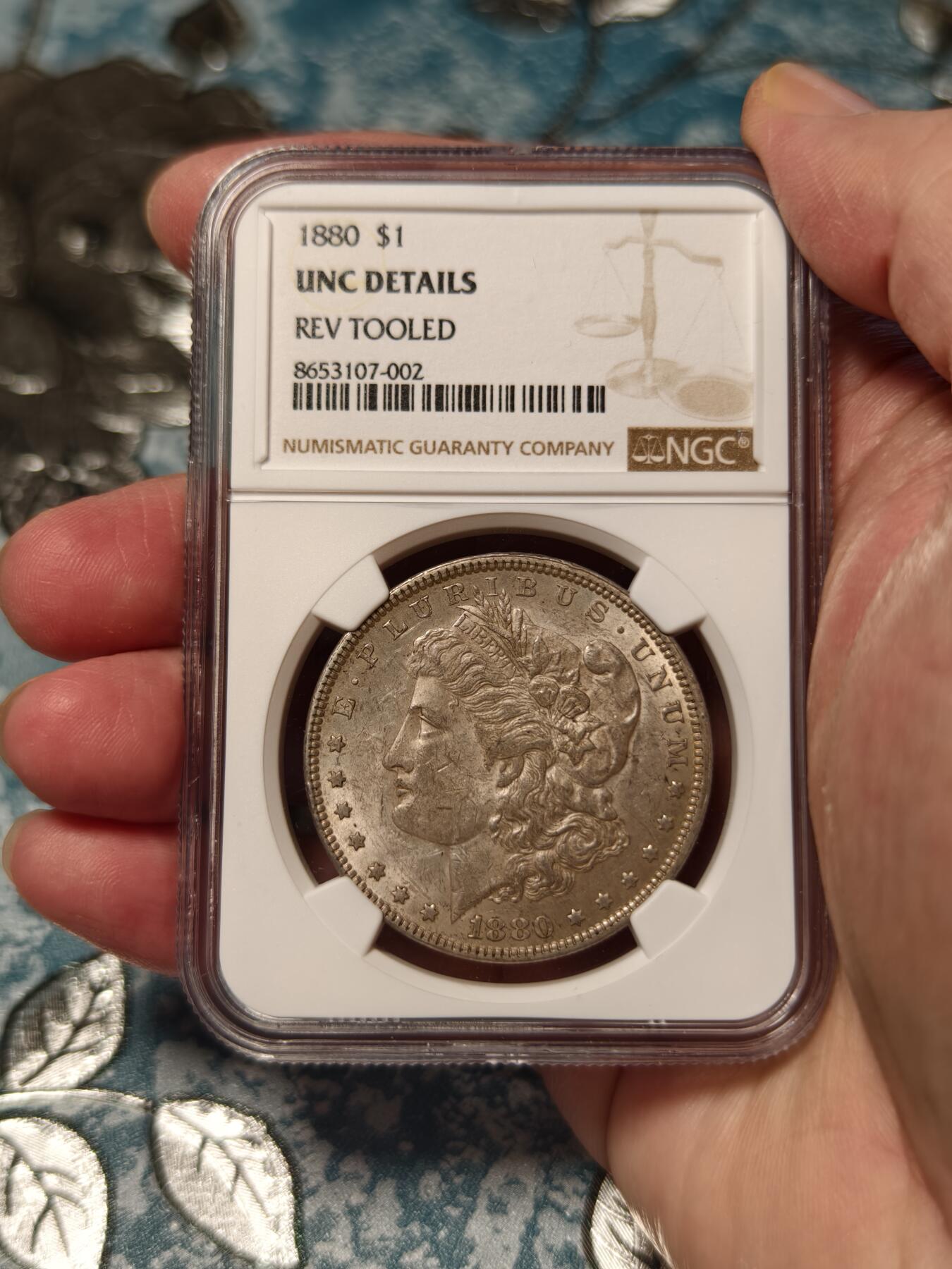 抚柳草堂-第十五期章牌钱币  奖章勋章限时免佣 满百包邮 放漏专场 1880美国摩根1美元大银币 Ngc unc 细节在线光感不错