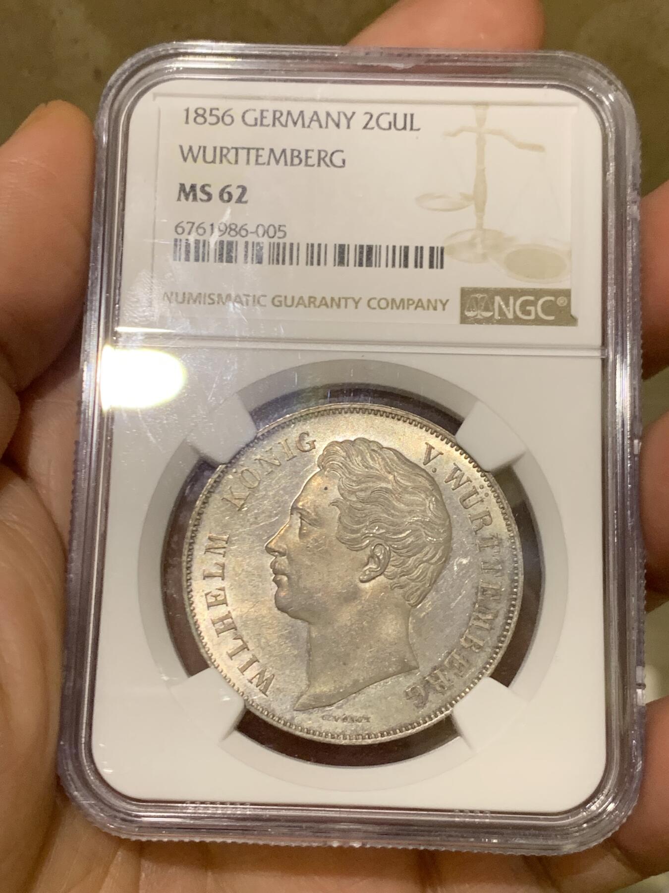 《竞宝斋》第469场 周日，周一 2场连拍 （全场包邮）欢迎送拍 唯一冠军分 NGC MS62 德国 1856年符腾堡 狮鹿盾徽2盾银币 转光明显 低评了 CNG买的裸币成本6500，值得入藏