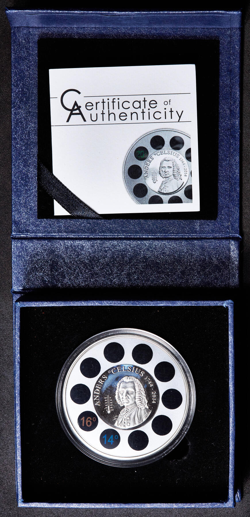 【俄甄集藏】2026年(049)03-18星期三 晚 19:30 全场包邮 库克群岛2014年纪念瑞典物理学家、天文学家、摄氏温度创始人安德斯·摄尔修斯逝世270周年5元精制彩绘大银币，原盒证，重31.1克，925银，发行量1744枚