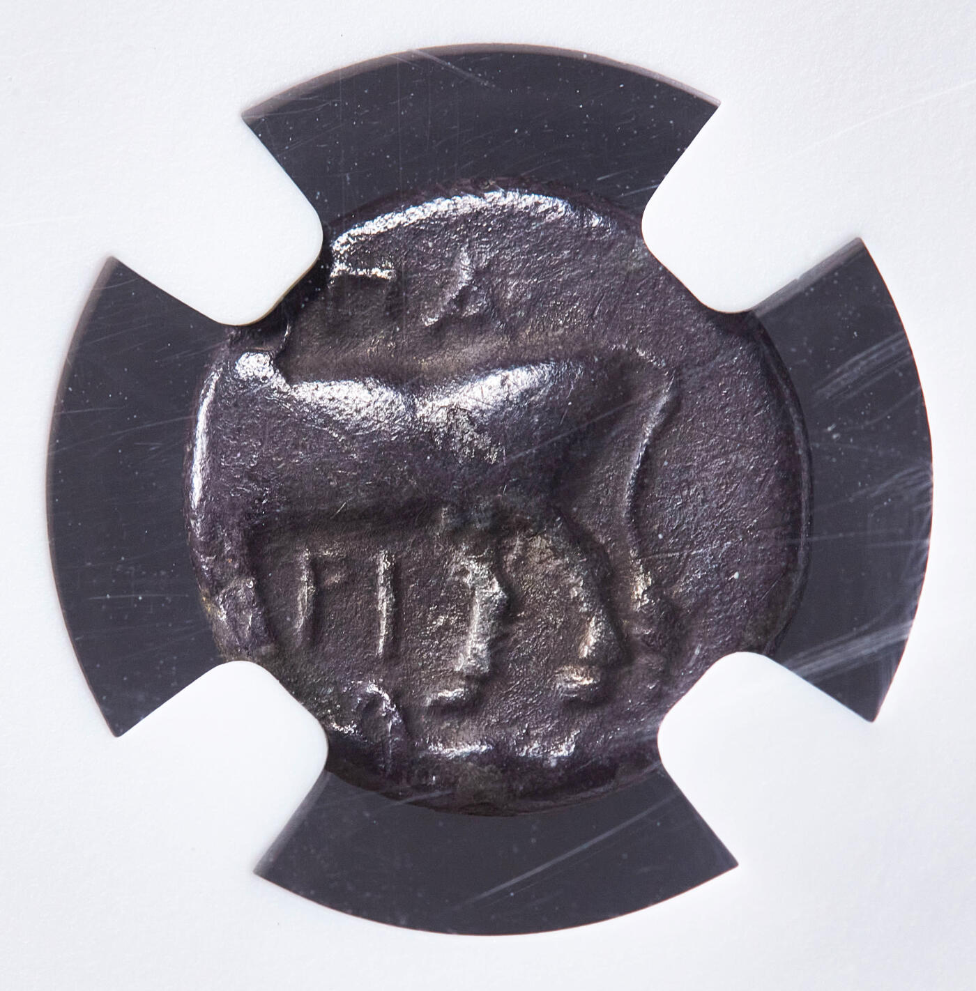 【俄甄集藏】2026年(049)03-18星期三 晚 19:30 全场包邮 古希腊帕里恩城公元前4世纪半德拉克马美杜莎银币，NGC ChF，黑色原坑包浆，正面蛇发女妖戈尔贡美杜莎，背面是回首公牛，直径13mm