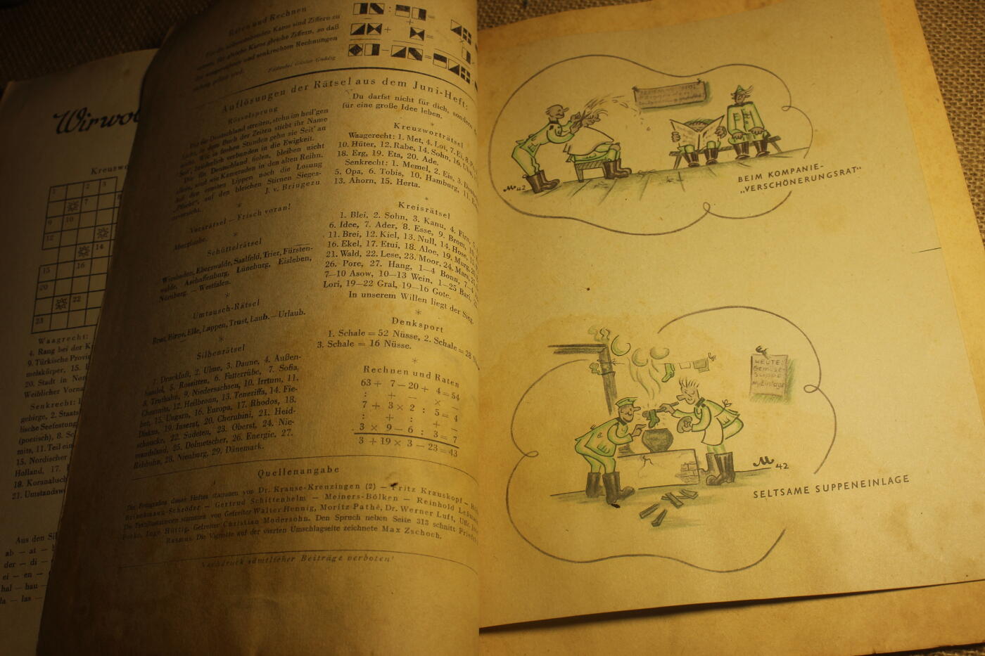 2026.3.14德系主题拍卖 德三士兵周刊，1942年第7期，国防军统帅部出版，合计46页，包含了一些小故事和东线的民俗文化等，夹页带战地明信片，年代久远纸张略有痕迹，结构完好