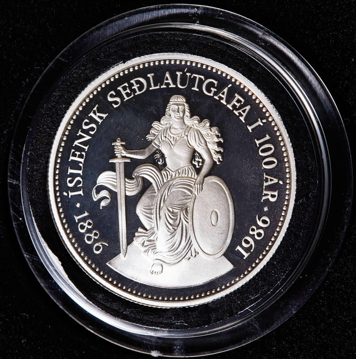 【俄甄集藏】2026年(049)03-18星期三 晚 19:30 全场包邮 冰岛1986年纪念货币发行100周年500克朗精制银币，原盒证，重20克，925银，发行量5000枚，设计精美