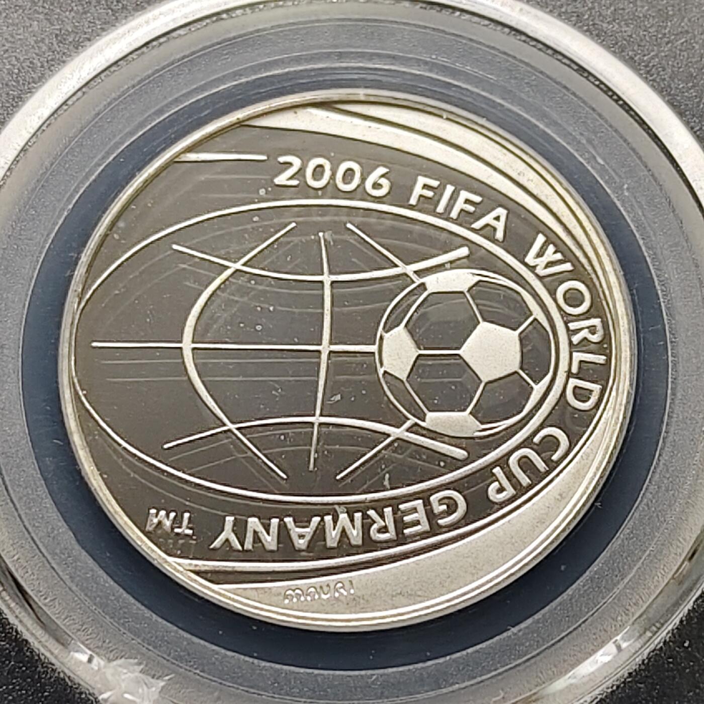 【全场包邮】纯粹捡漏拍511场 意大利2006年5欧元德国世界杯精制纪念银币【32毫米18克92.5%】-公博PF68