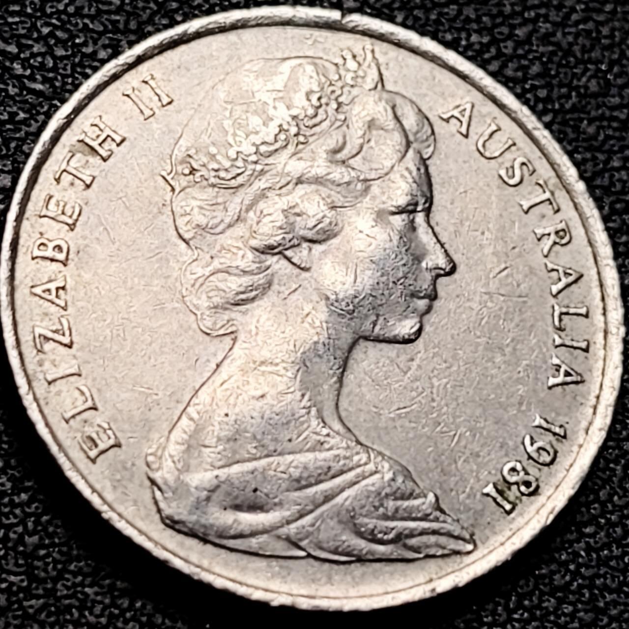 泉币菌-第207场-拍品多 请提前出价 。