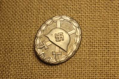 2026.3.14德系主题拍卖 - 【疑似战后造】德三银战伤，铜合金镀银，细节较为锐利，可能为战后原厂制造