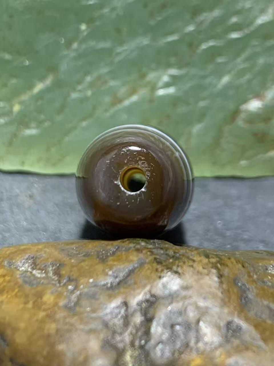 高玉化千层纹缠丝玛瑙通货随形桶珠一颗，