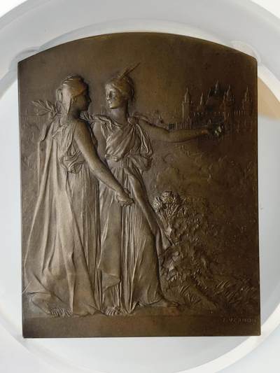 掌中浮雕-藏着的欧洲第054场 - NGC MS63 : 1901年苏格兰法国博览会纪念铜章，69 X 53mm，  雕刻家：1900年法国巴黎世博会金奖获得者维克多•佛农（Victor Vernon 1858-1912），Nicolas Maier法国章优秀作品集#161号