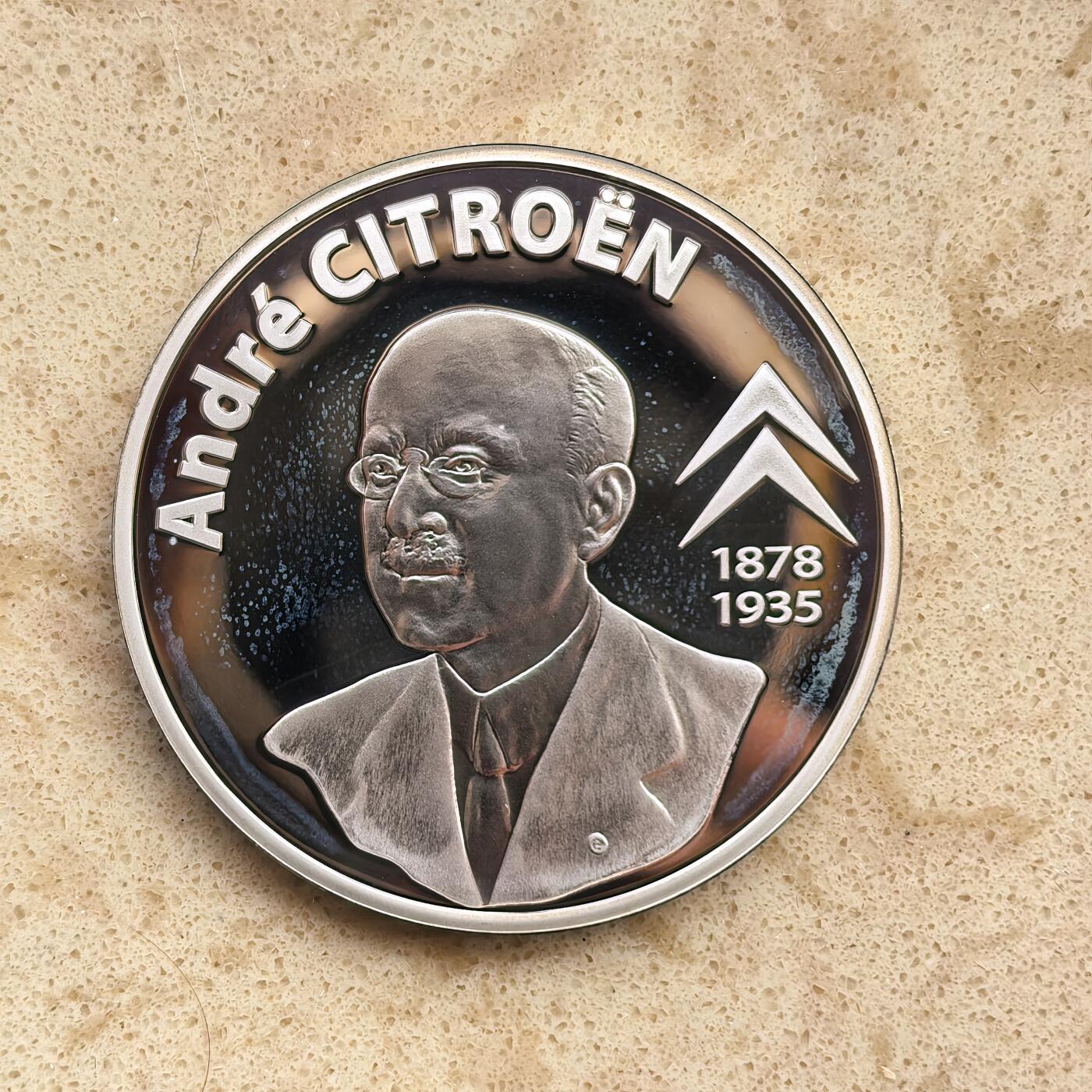 道一币馆币章第一百六十八场 原盒 法国2008年雪铁龙品牌创始人安德烈·雪铁龙1.5欧元精制银币  22.2g 900s 5000