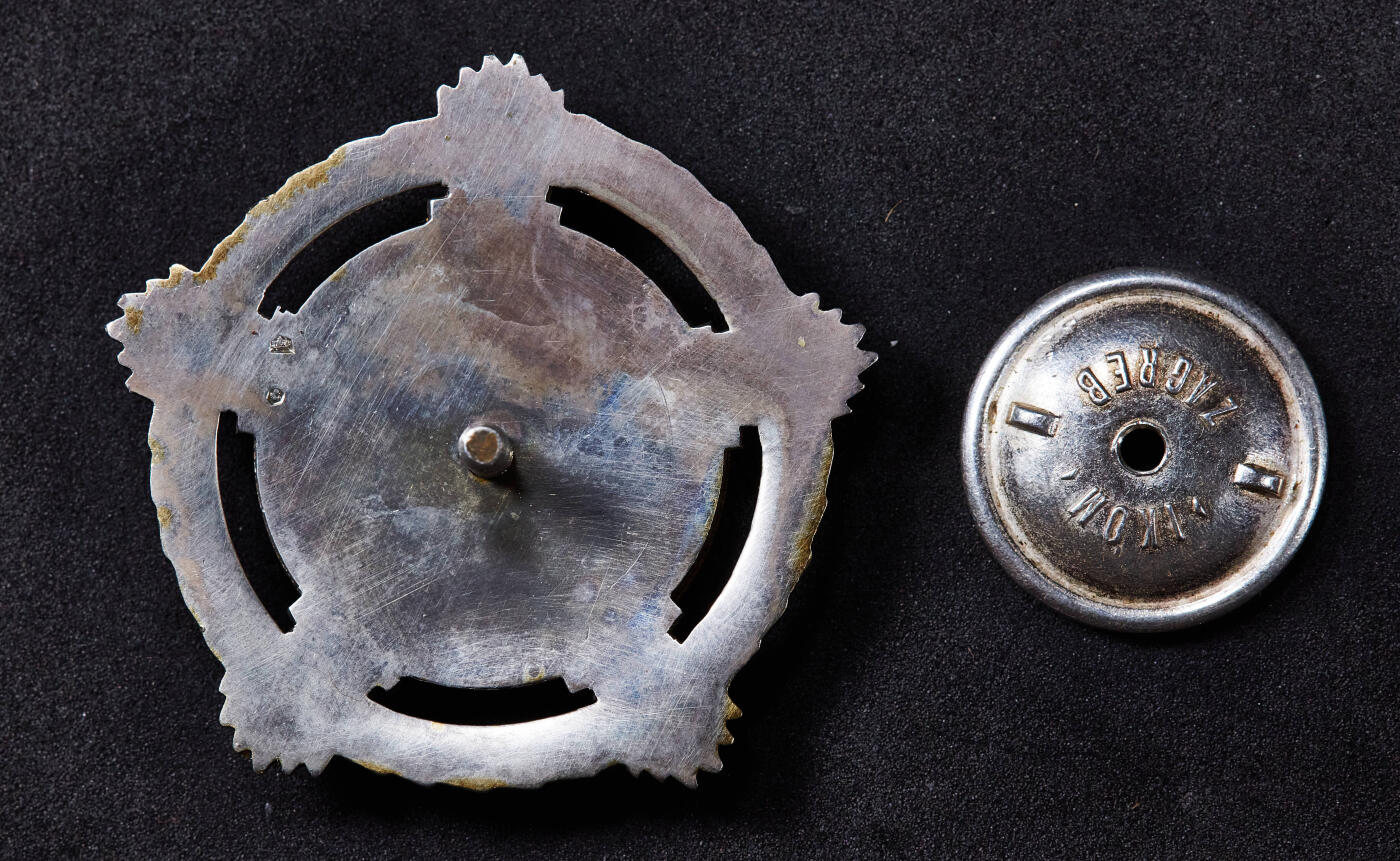 【俄甄集藏】2026年(049)03-18星期三 晚 19:30 全场包邮 南斯拉夫社会主义共和国一级兄弟团结与友谊勋章，银质镀金珐琅，轮版带银标，全品，直径：50mm，重量：49.7克，少见品种