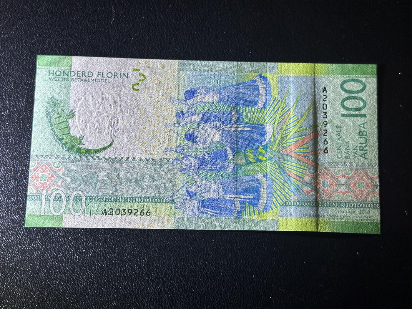 《外钞收藏家》第六百一十六期（精品场）（长期征集拍品、欢迎藏友们联系合作） 阿鲁巴2019年100弗罗林 A冠 无47 全新UNC