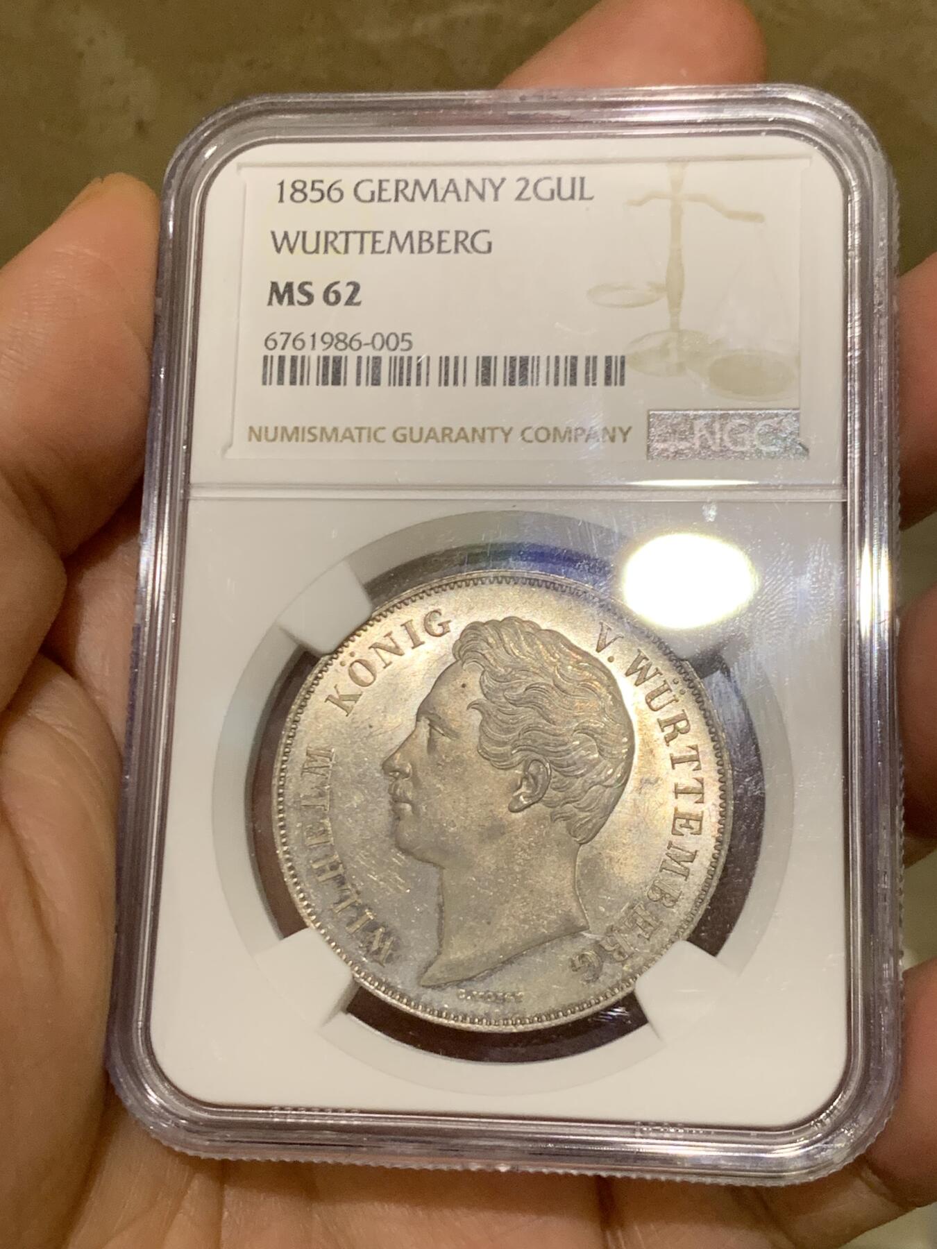 《竞宝斋》第469场 周日，周一 2场连拍 （全场包邮）欢迎送拍 唯一冠军分 NGC MS62 德国 1856年符腾堡 狮鹿盾徽2盾银币 转光明显 低评了 CNG买的裸币成本6500，值得入藏