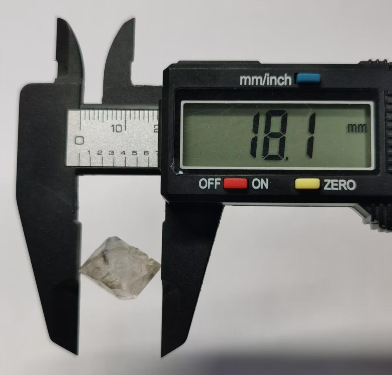 七河·藏家水晶矿标化石小拍（总第41期） 藏家出品 X735 云贵闪灵水晶原石 盒子矿