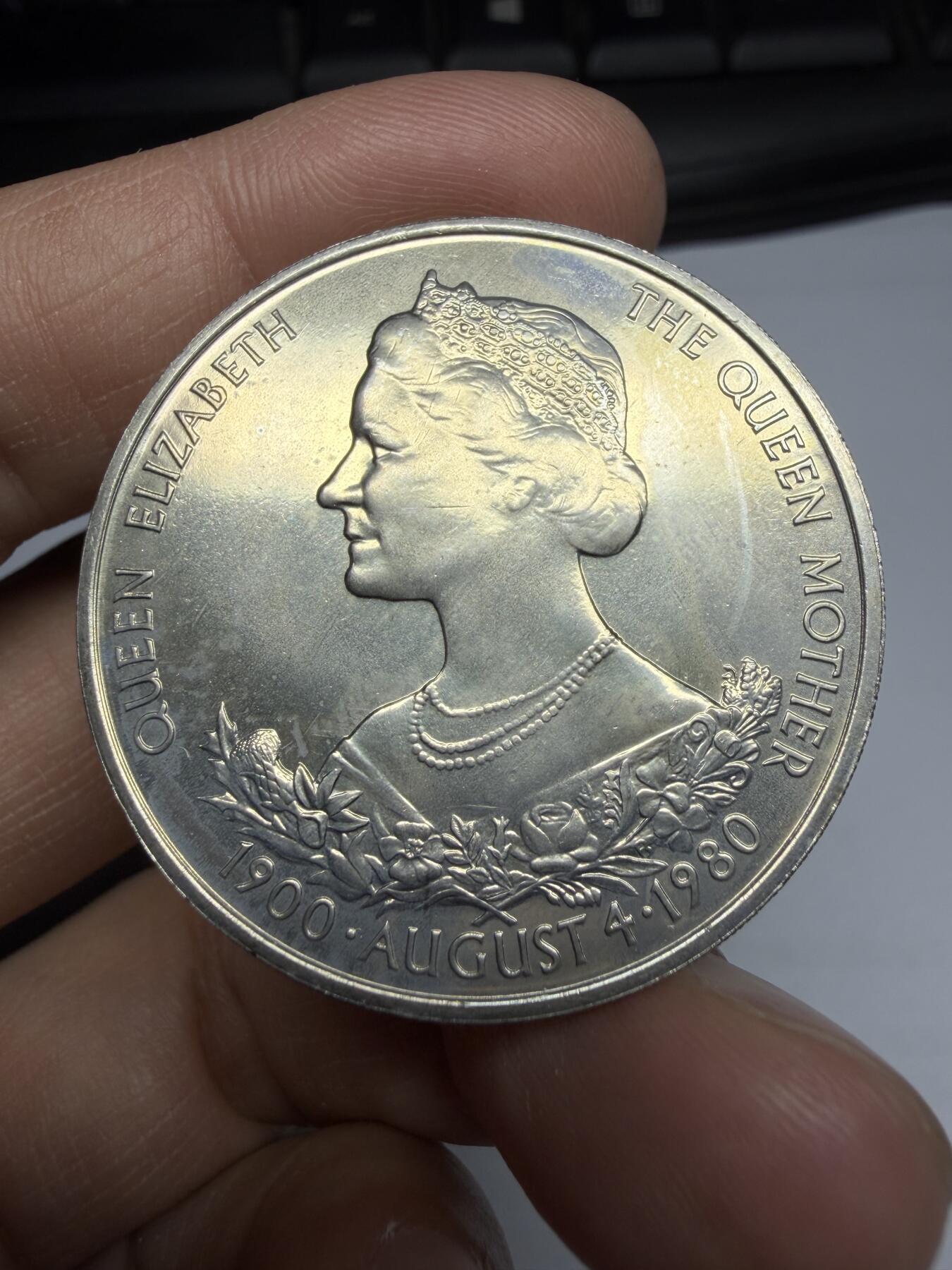 2026年集古藏今外币拍卖第三期-第2场—（总第312拍），可以寄存60天，满160元包邮。 1980年根西发行女王80周年纪念币