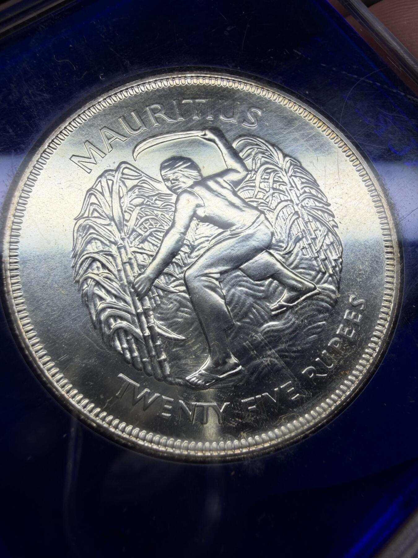 2026年集古藏今外币拍卖第三期-第2场—（总第312拍），可以寄存60天，满160元包邮。 毛里求斯，25卢比银币，1977年，28.4克，0.500银，品相完好