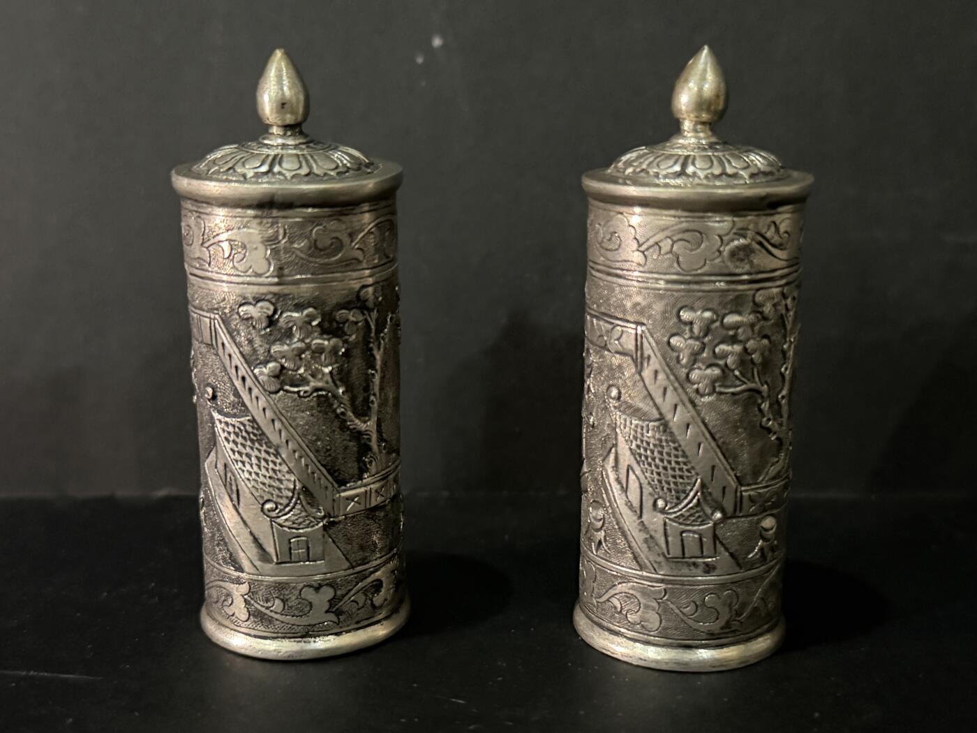 海外回流精品专场 法国回流清代银盒一对（高；6.5cm，重量合计40.4g，无银标）